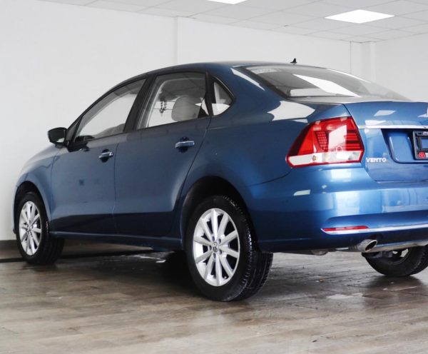 Volkswagen Vento Highline 2018 - Image 3